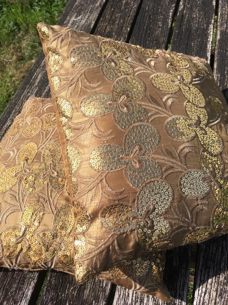 Set van 2 vierkante, gouden kussens met pailletten, Ophalen of Verzenden, Gebruikt, Overige kleuren, Vierkant