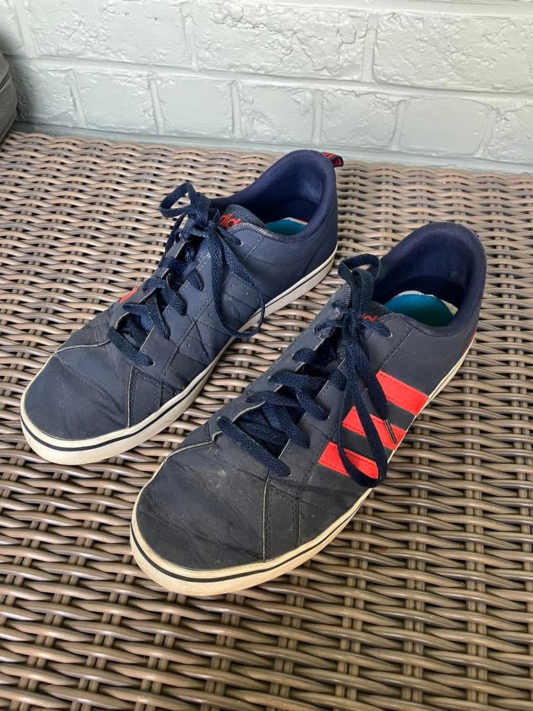 Baskets Adidas taille 44 2/3, Enlèvement ou Envoi