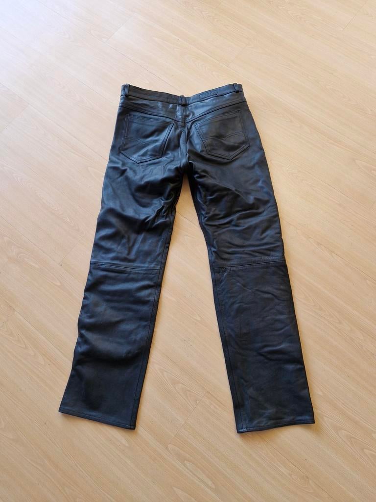 Pantalon cuir Soubirac haut de gamme, Motos, Vêtements | Vêtements de moto, Enlèvement