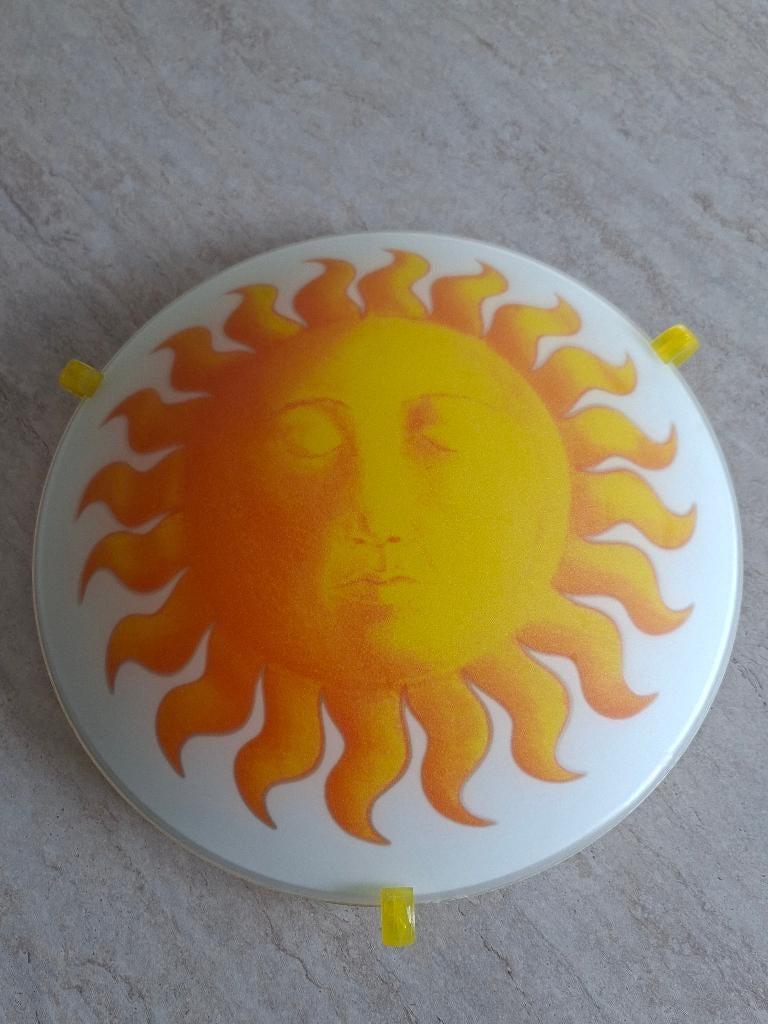 Plafonnier opaline représente un soleil., Enlèvement, Comme neuf, Autres matériaux, SOLEIL