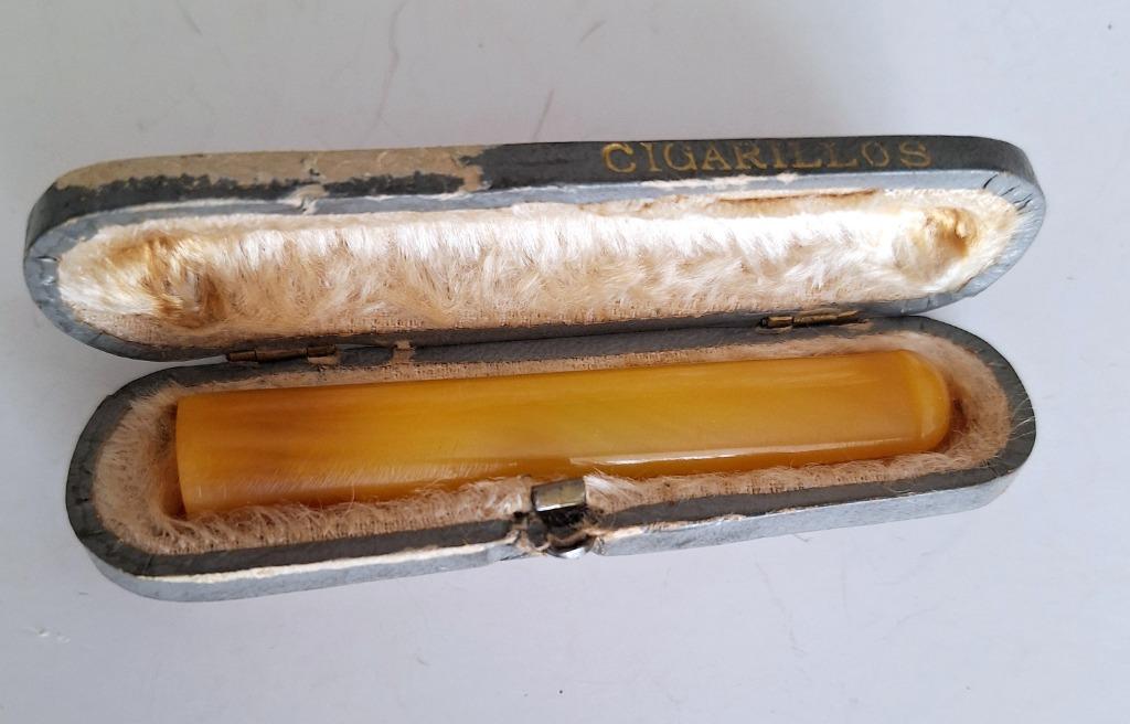 Antieke sigarettenpijpje / sigarettenhouder in etui, Verzenden
