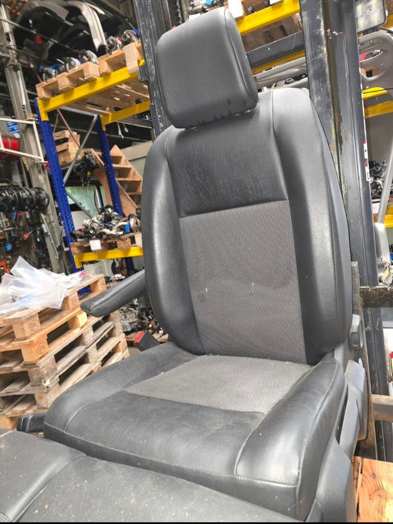 Linker stoel Toyota proace 2.0 D-4D   AH01, Ophalen of Verzenden, Toyota