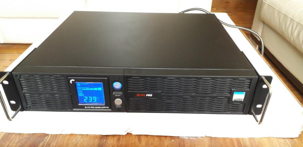 Nitram ELITE PRO 2200RT2U, Informatique & Logiciels, Alimentations de secours (UPS), Utilisé, Enlèvement ou Envoi