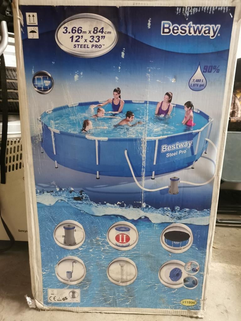 Piscine neuve, Enlèvement, Comme neuf
