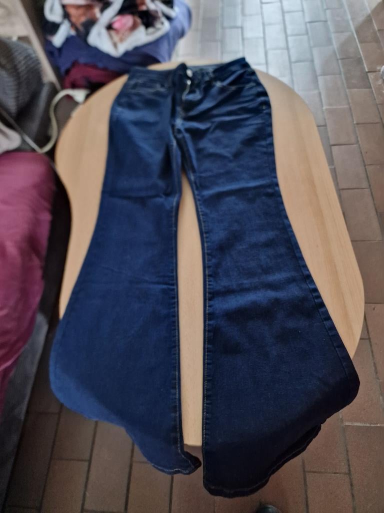 Broek met brede pijpen maat 38, Ophalen of Verzenden, Zo goed als nieuw
