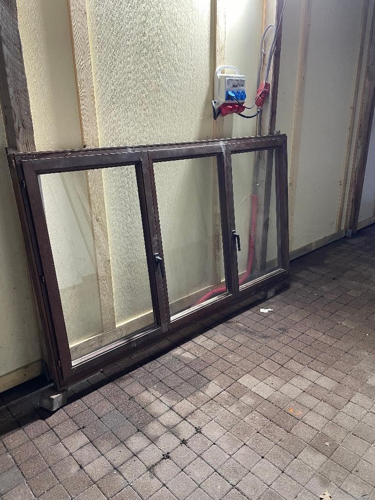 houten raam meranti, Doe-het-zelf en Bouw, Ophalen, Gevelraam of Ruit, Gebruikt, 120 tot 160 cm