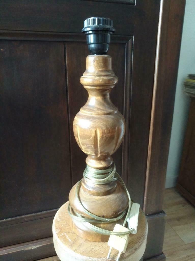 Pied de lampe en bois foncé à customiser, Enlèvement ou Envoi