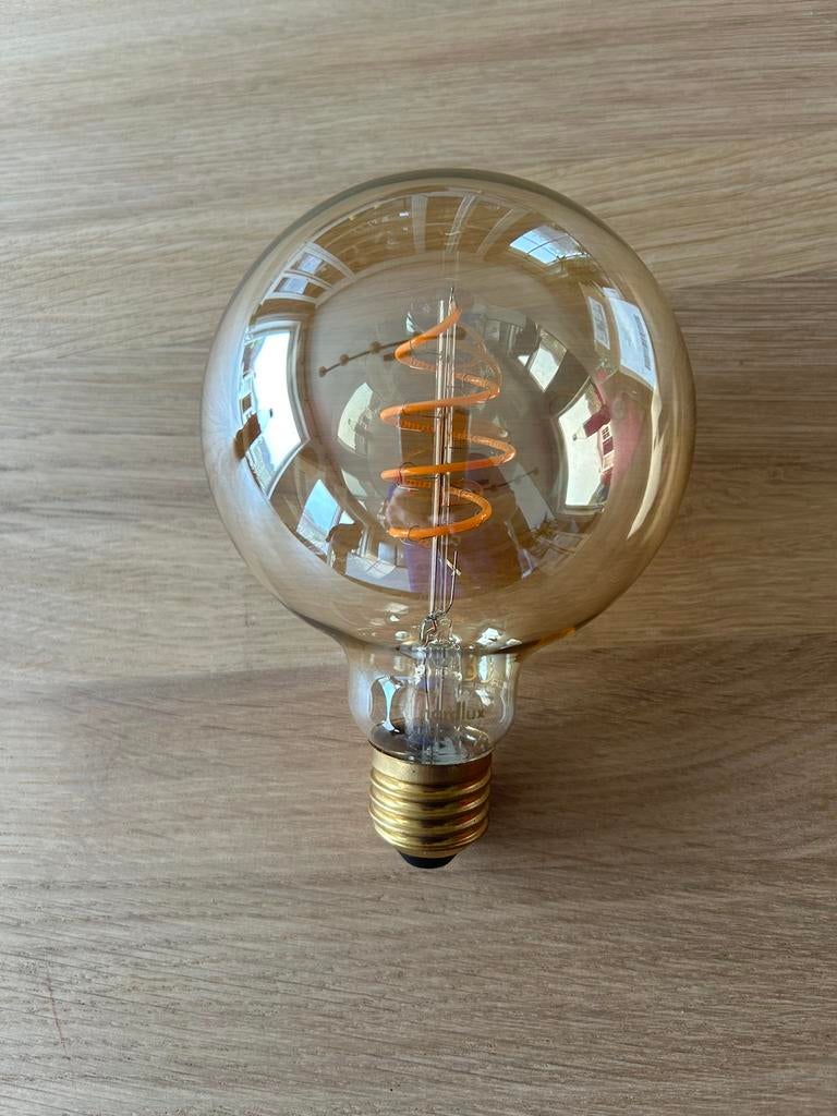 Gloednieuwe ledlamp licht goud E27 met krul, Ophalen, Nieuw, E27 (groot), Led-lamp