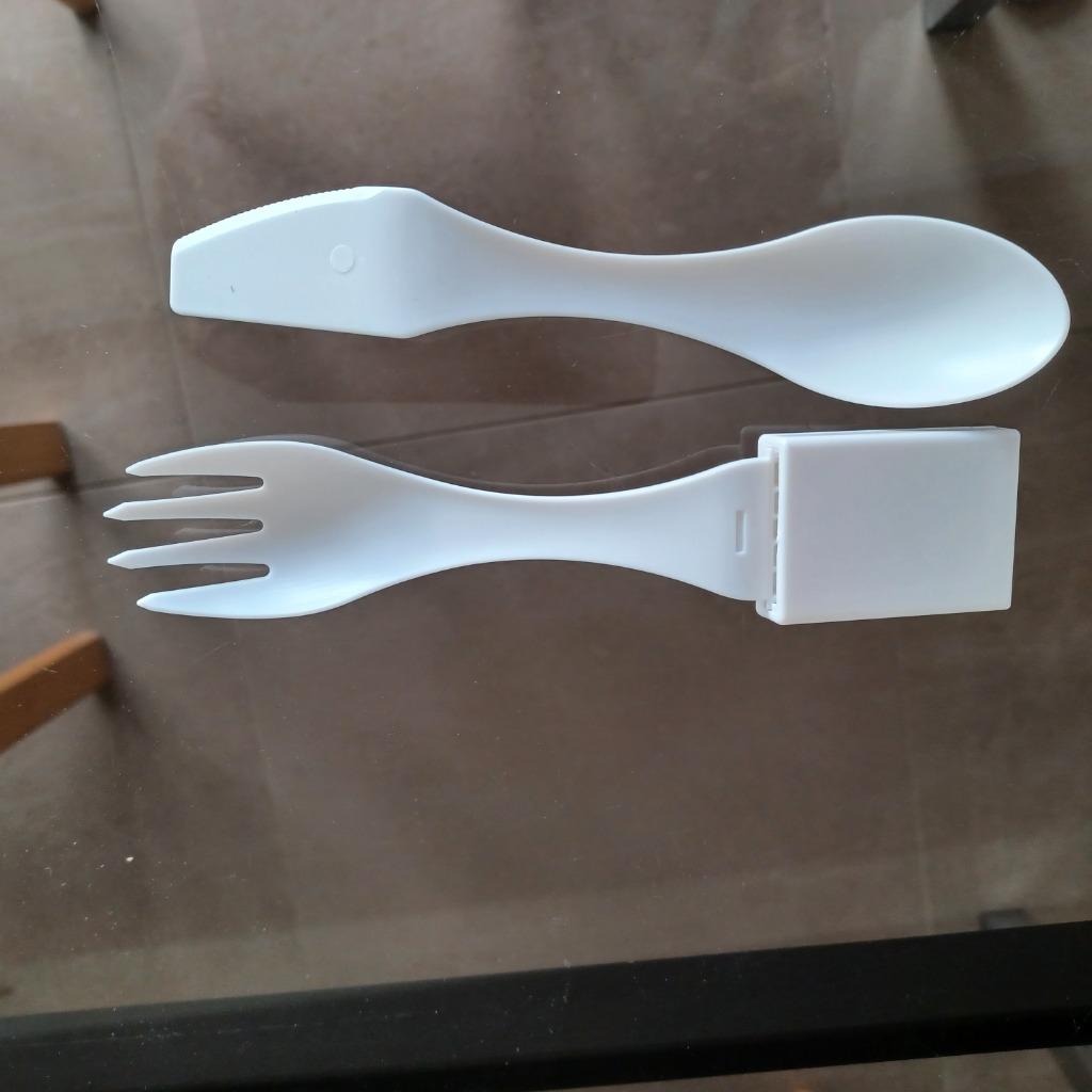 Set de couverts + ouvre-bouteille, Ophalen of Verzenden, Nieuw, Kunststof