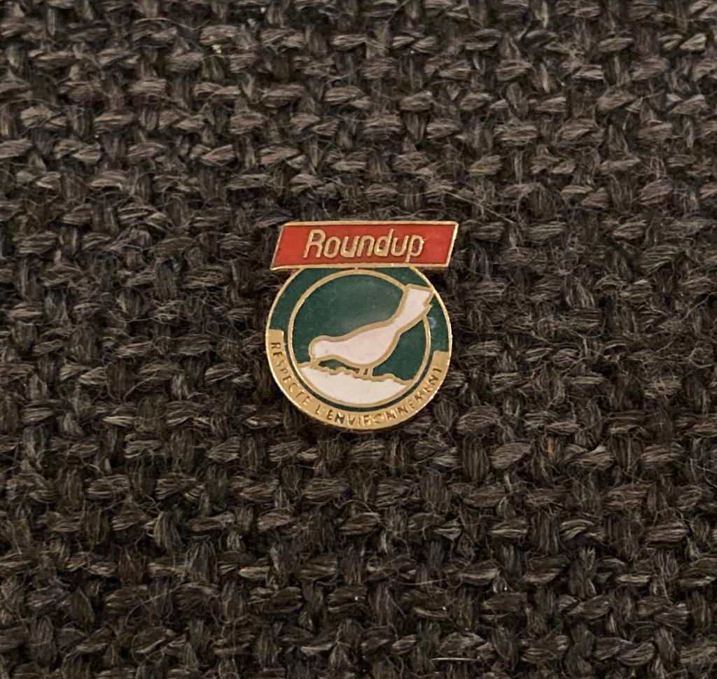 PIN - ROUNDUP - RESPECTE L'ENVIRONNEMENT, Verzenden, Gebruikt, Dier of Natuur, Speldje of Pin