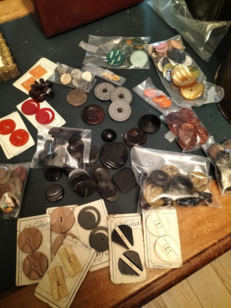Grand lot de boutons anciens, ensembles, Antiquités & Art, Enlèvement ou Envoi