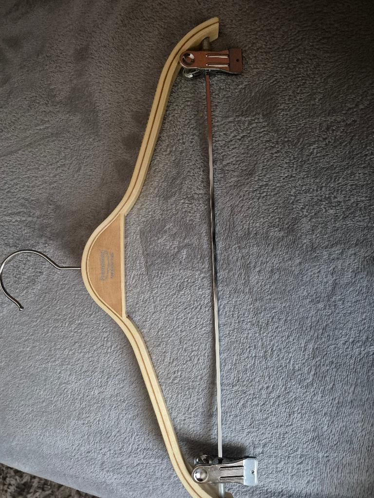 Lot de 5 cintres en bois, Vêtements | Femmes, Cintres, Enlèvement, Comme neuf, Bois, Adultes
