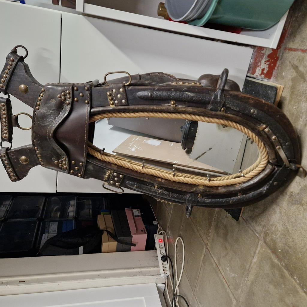 Mirroir collier de cheval, Enlèvement ou Envoi