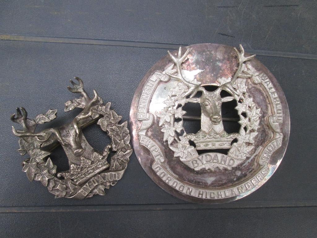 Schotse Gordon Highlanders officiers baretembleem  kiltgesp, Ophalen of Verzenden