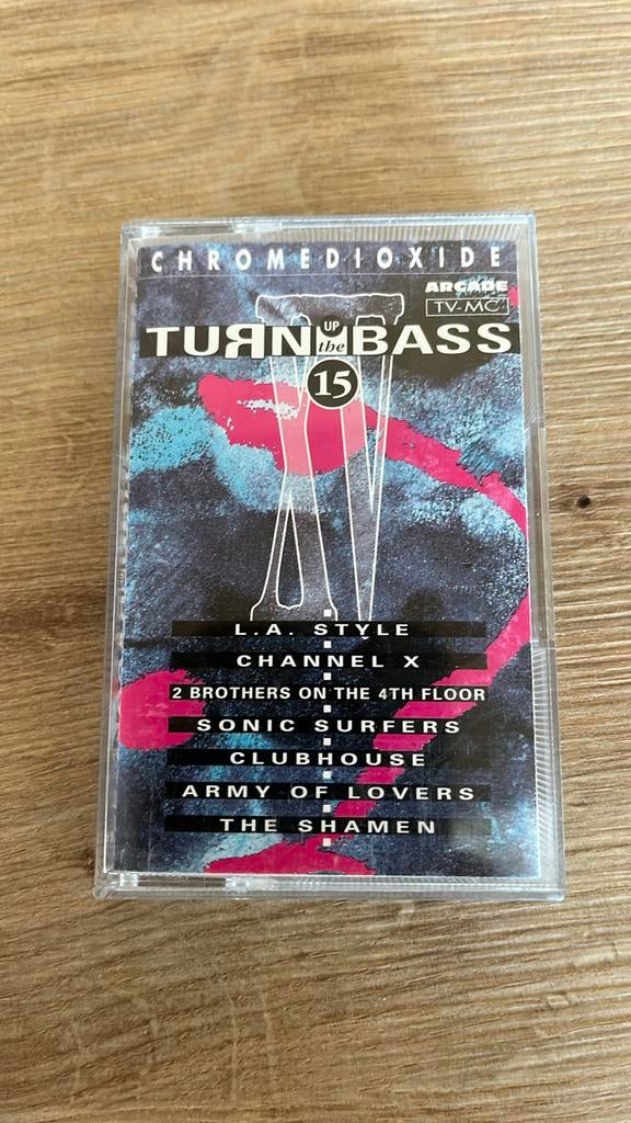 Cassette Turn up the Bass 15, Enlèvement ou Envoi, Comme neuf