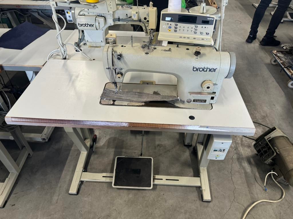 Industriele naaimachine brother automaat rechtstik 220v, Enlèvement ou Envoi, Machine à coudre, Industrie, Utilisé