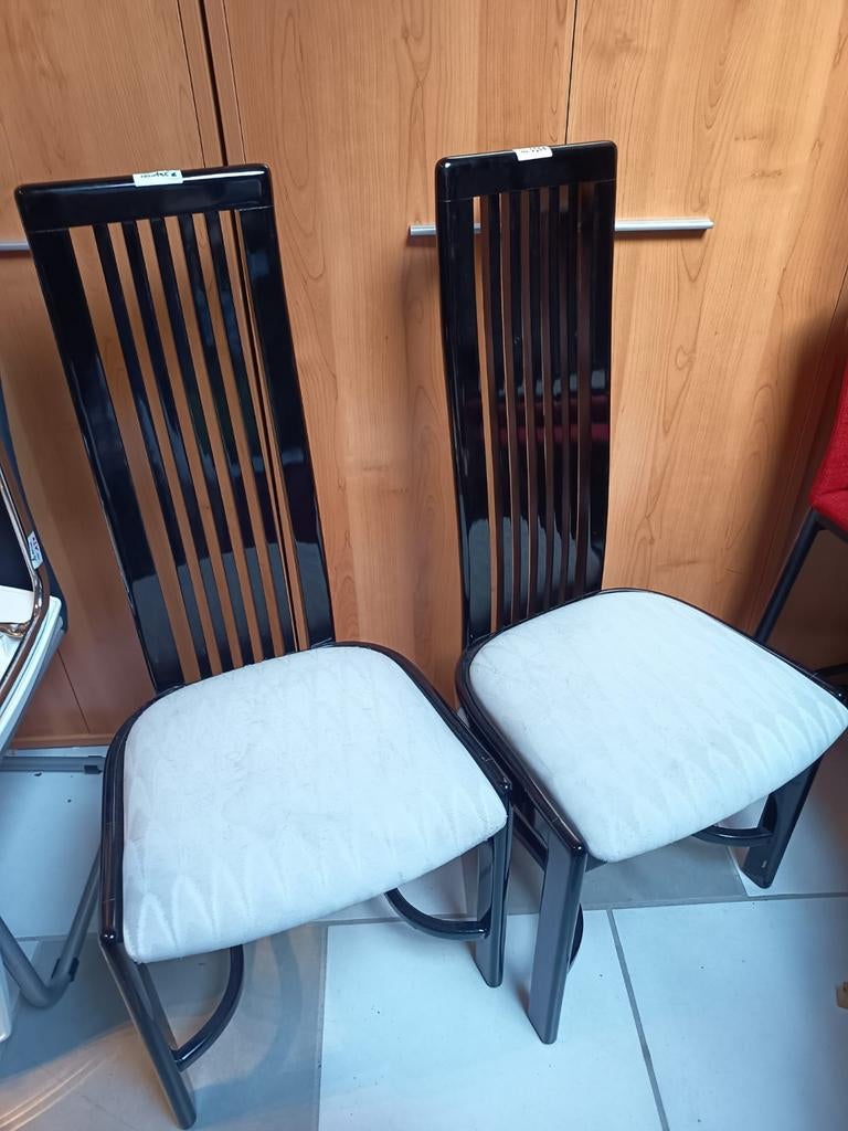 Chaise blanche et noire comme neuve, Neuf, Noir, Tissus, Deux