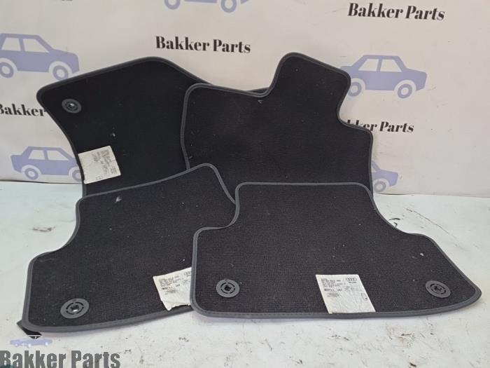 Kit tapis d'un Audi A3, Autos : Pièces & Accessoires, Habitacle & Garnissage, Audi, Utilisé, 3 mois de garantie