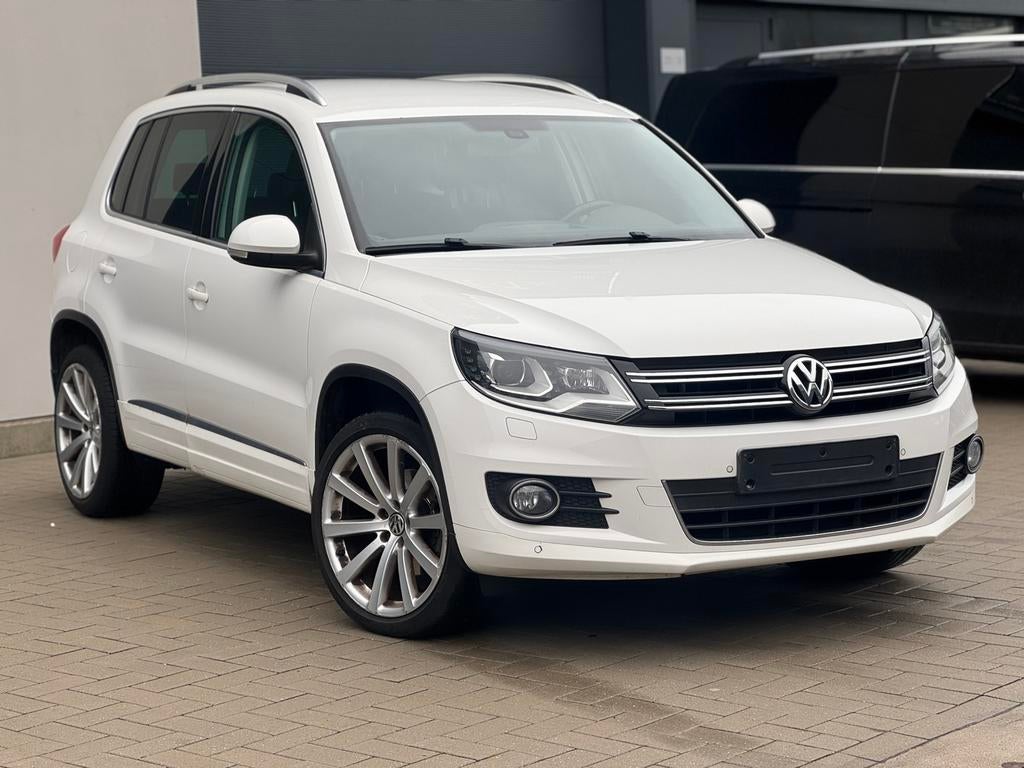 Volkswagen Tiguan 2.0tdi/R-Line, Voorwielaandrijving, Zwart, 4 cilinders, Alcantara