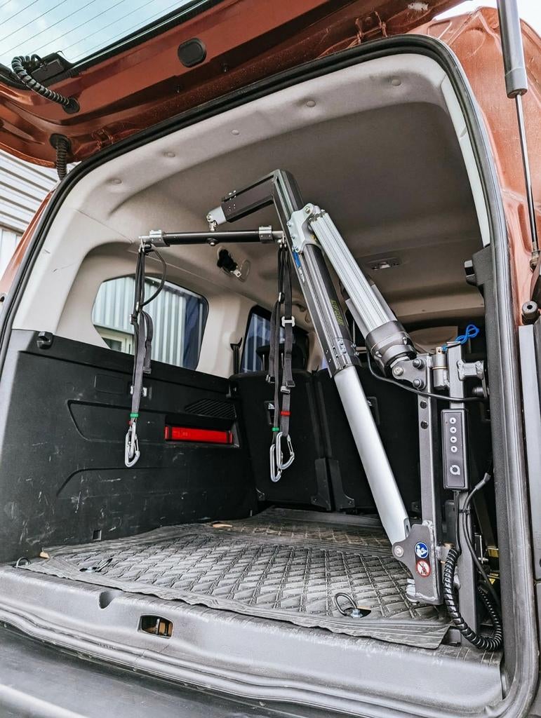 Treuil pour charger un fauteuil roulant dans un véhicule, Caravans en Kamperen, Mobilhome-accessoires, Zo goed als nieuw, Ophalen of Verzenden