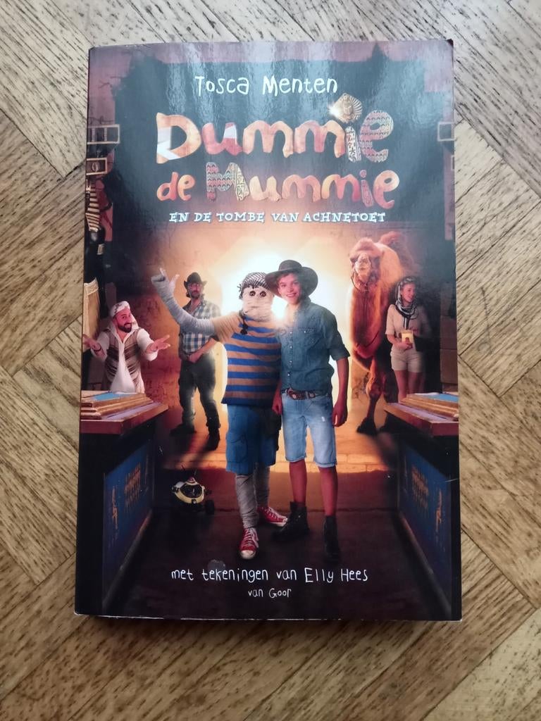 Tosca Menten: Dummie de mummie en de tombe van Achnetoet, Boeken, Ophalen of Verzenden, Gelezen