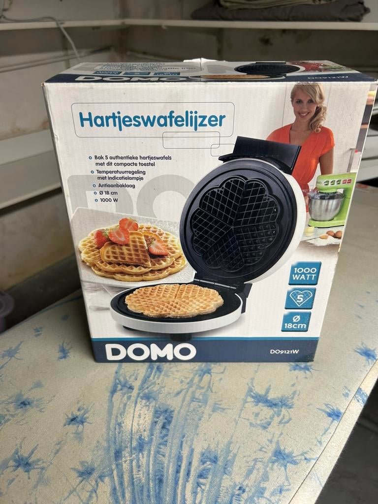 Hartjeswafelijzer Domo DO9121W, Electroménager, Gaufriers, Enlèvement