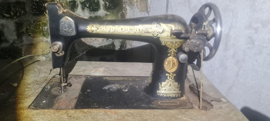 Ancienne machine à coudre, Antiek en Kunst, Ophalen