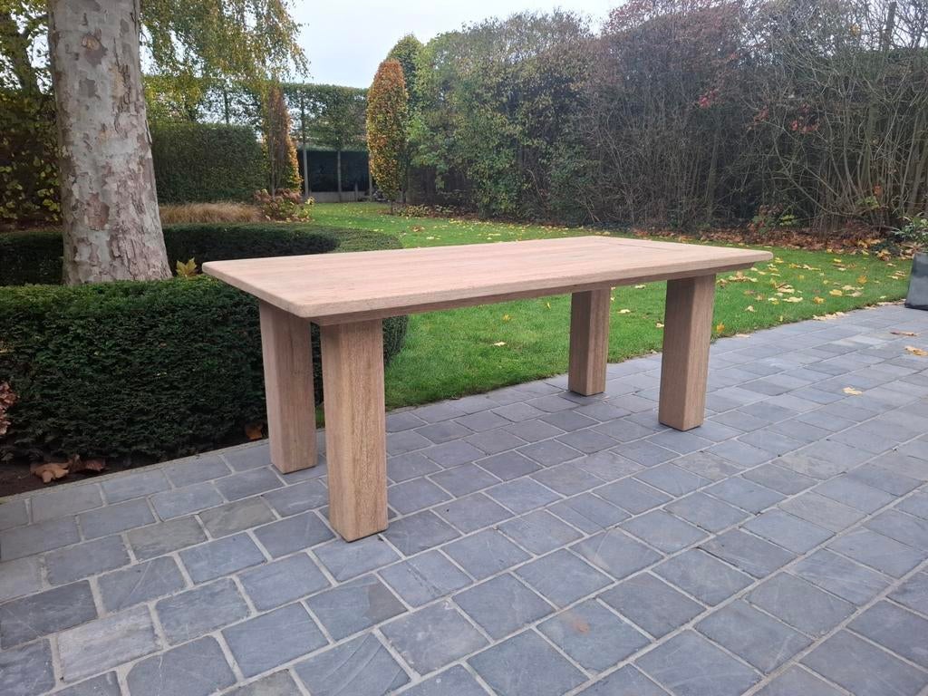 Eettafel uit massief kerselaarhout. Geluchtgomd., Ophalen of Verzenden, Zo goed als nieuw