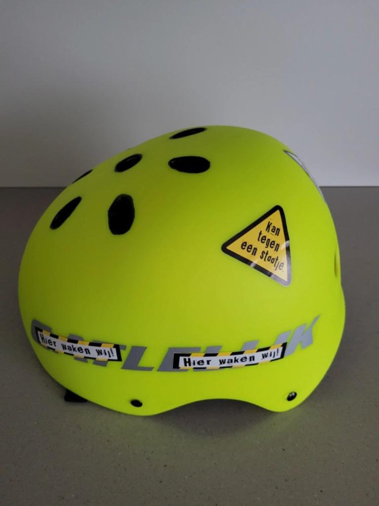 Casque pour cyclisme/skateboard/patinage en ligne de Safety, Enfants & Bébés, Enlèvement ou Envoi, Comme neuf, Autres types