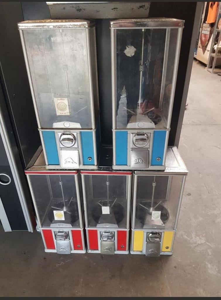 Beaver capsule automaten, Ophalen