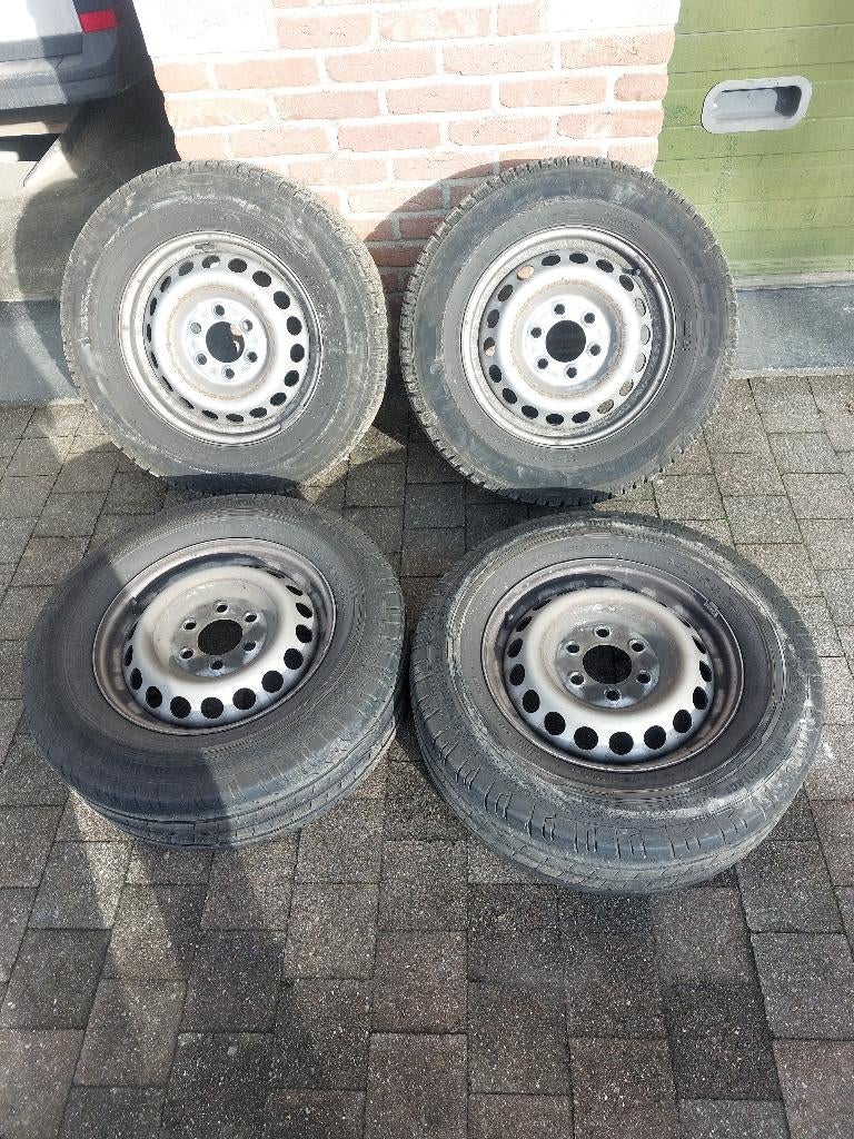 Velgen en banden mercedes Sprinter, Ophalen, 16 inch, Winterbanden, 235 mm