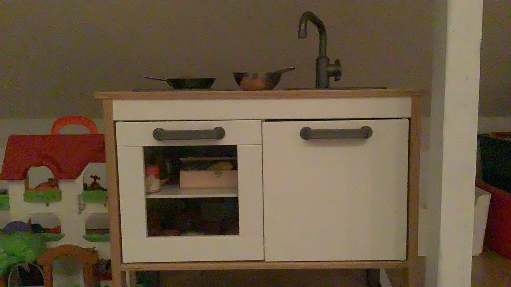 Cuisine, ustensiles, aliments et caisse enregistreuse, Ophalen, Zo goed als nieuw