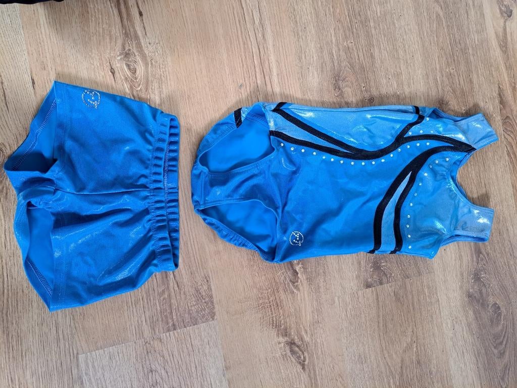 Turnpak met short TT maat 140, Sport en Fitness, Ophalen, Blauw, Kindermaat 122 t/m 140, Zo goed als nieuw