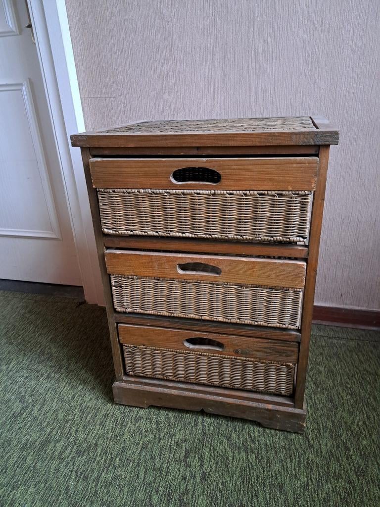 Ladekastje in hout en riet, Huis en Inrichting, Kasten | Ladekasten, Ophalen, Gebruikt, 50 tot 100 cm, 3 of 4 laden