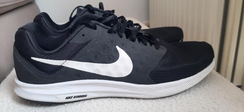 Nike running T.44,5, Ophalen, Zwart, Nike, Zo goed als nieuw