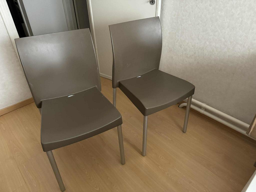 Taupe stoelen, Ophalen, Kunststof, Gebruikt, Bruin