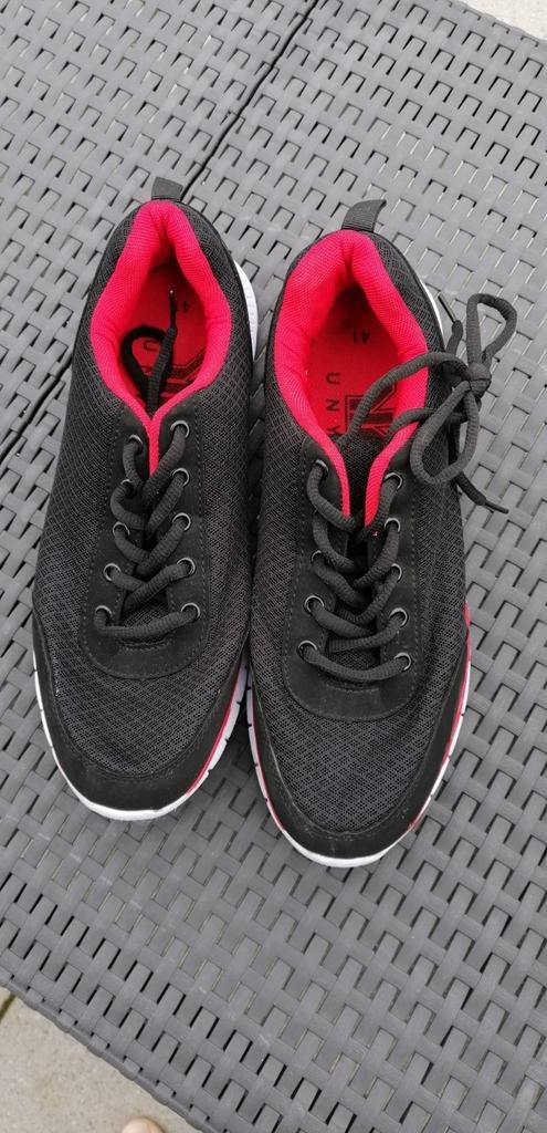 Chaussures de sport taille 41, Sports & Fitness, Enlèvement ou Envoi, Comme neuf