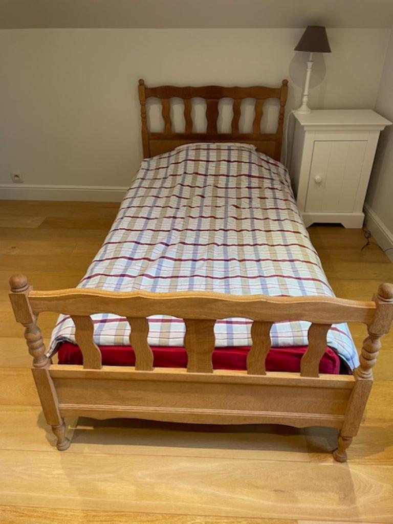 Lit en chêne grenaillé, 90 cm, Une personne, Enlèvement, Utilisé