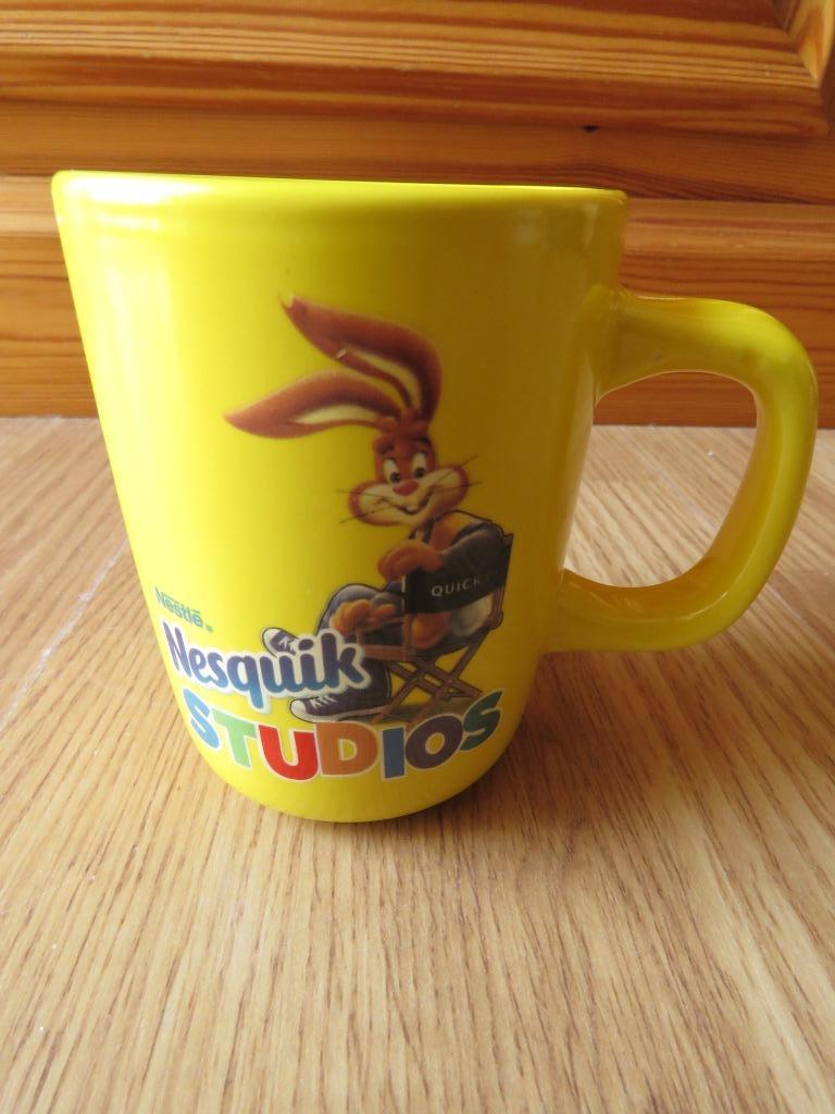 mug tasse Nesquik studios, Maison & Meubles, Cuisine | Vaisselle, Enlèvement ou Envoi, Comme neuf, Tasse(s) et/ou soucoupe(s)