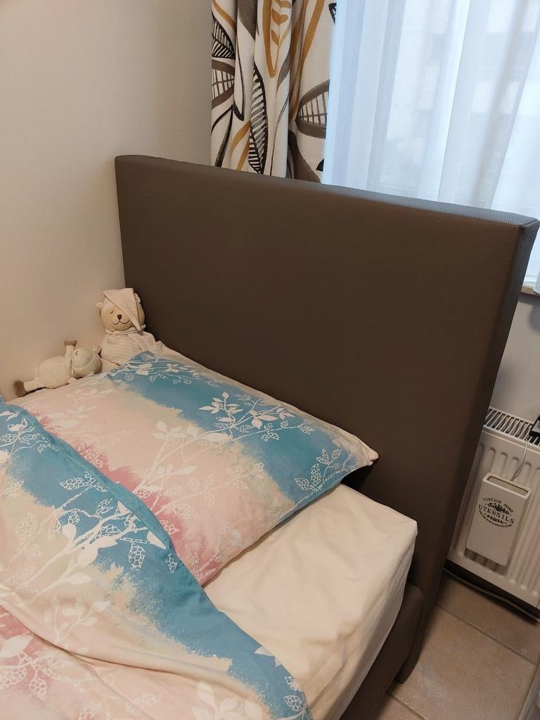 Boxspring als nieuw ! 1 pers., Huis en Inrichting, Ophalen, Nieuw, Bruin