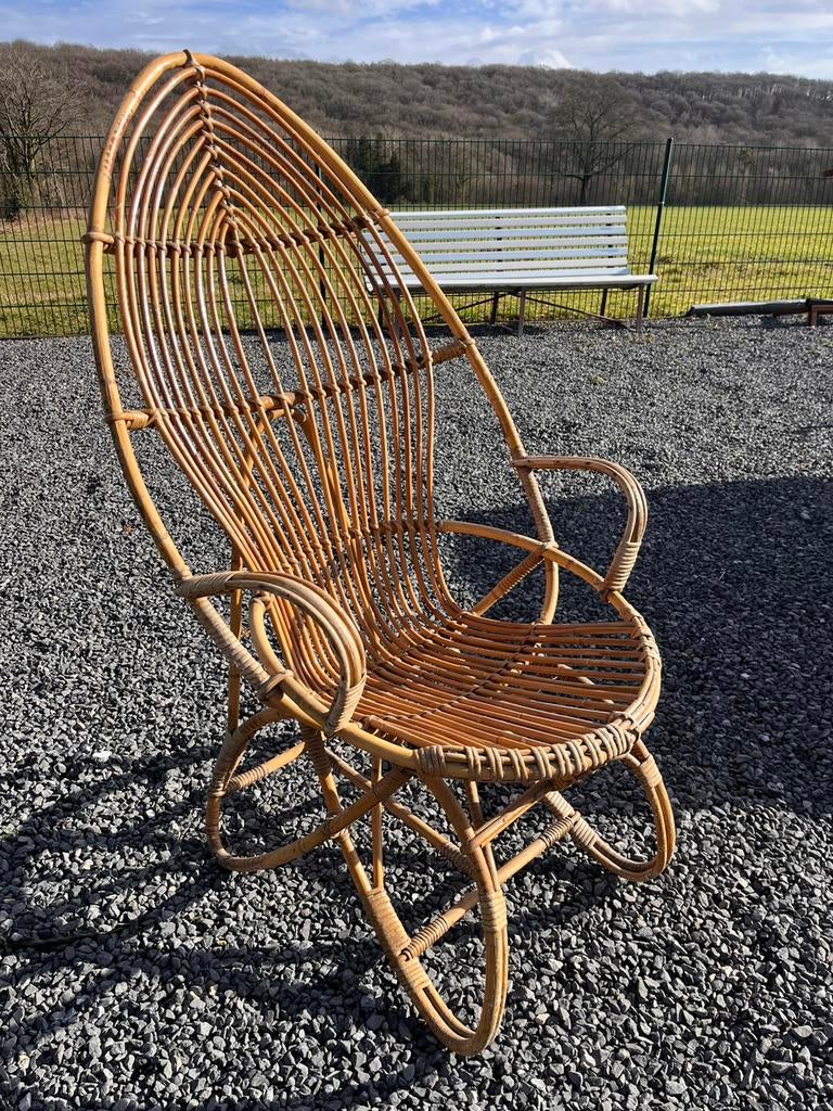 Ancienne chaise rotin, Enlèvement