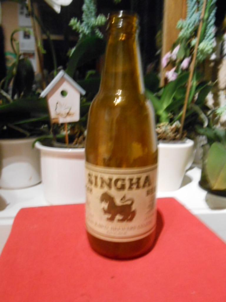 verzameling bier flesje Singha Bangkok Thailand 5%, Enlèvement ou Envoi, Utilisé, Bouteille(s)
