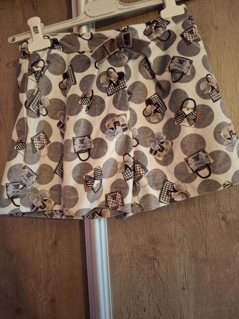 winter grijze short met handtassen mayoral maat 134, Broek, Mayoral, Meisje, Ophalen of Verzenden