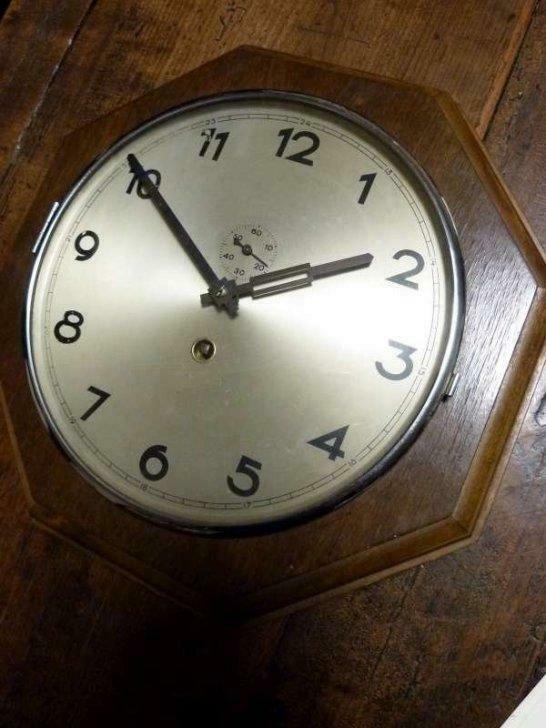 Pendule murale 18 jours en bois, vérifiée vers 1930!, Maison & Meubles, Accessoires pour la Maison | Horloges, Utilisé, Horloge murale