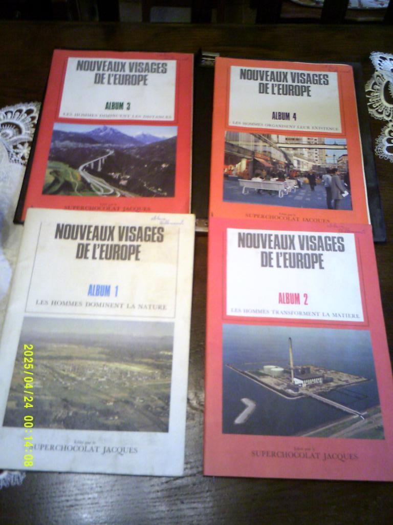 série 4 albums chocolat jacques :  : complet ; impeccable, Livres, Enlèvement ou Envoi, Comme neuf, Album d'images