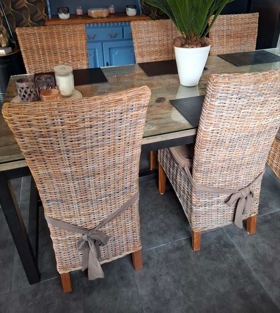 6 zware rieten stoelen, Ophalen