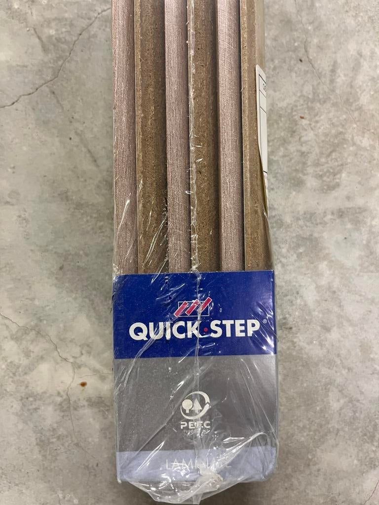 Pak plinten quickstep, Ophalen, Zo goed als nieuw, Plinten