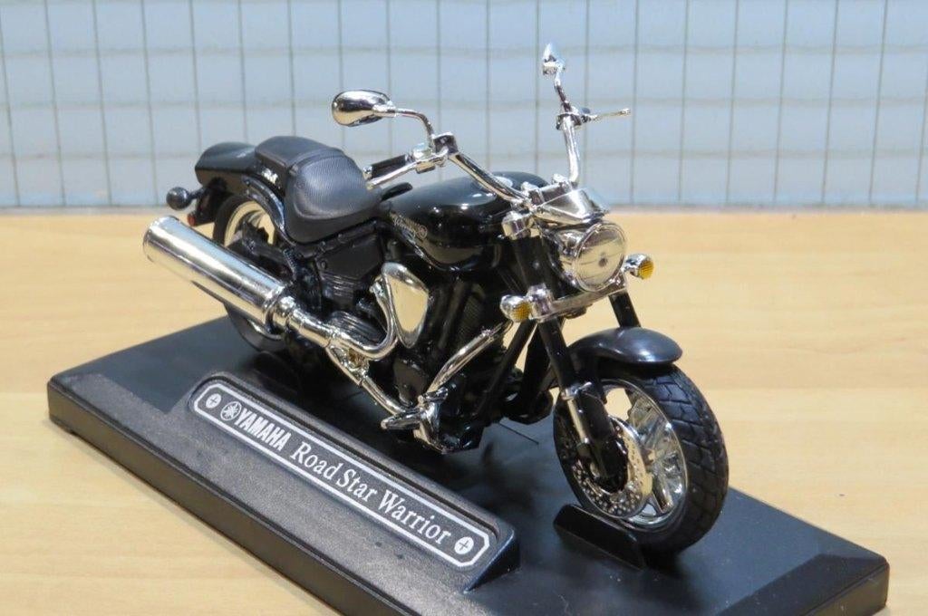 Yamaha Road Star warrior 1:18 majorette, Enlèvement ou Envoi, Neuf, Moteur, Autres marques