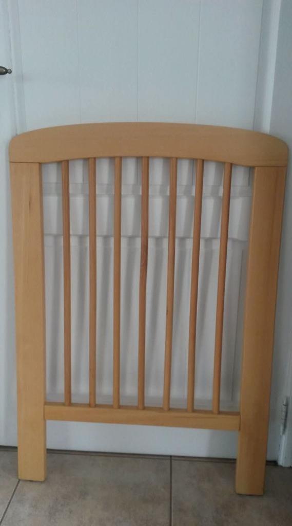 Babybedje Childwood beukenhout + matras Childwood, Kinderen en Baby's, Kinderkamer | Bedden, Ophalen, Gebruikt