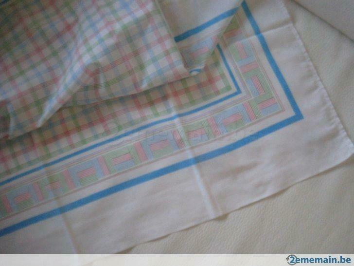 petite nappe mini rectangle, discrète , agréable, Maison & Meubles, Enlèvement ou Envoi, Neuf